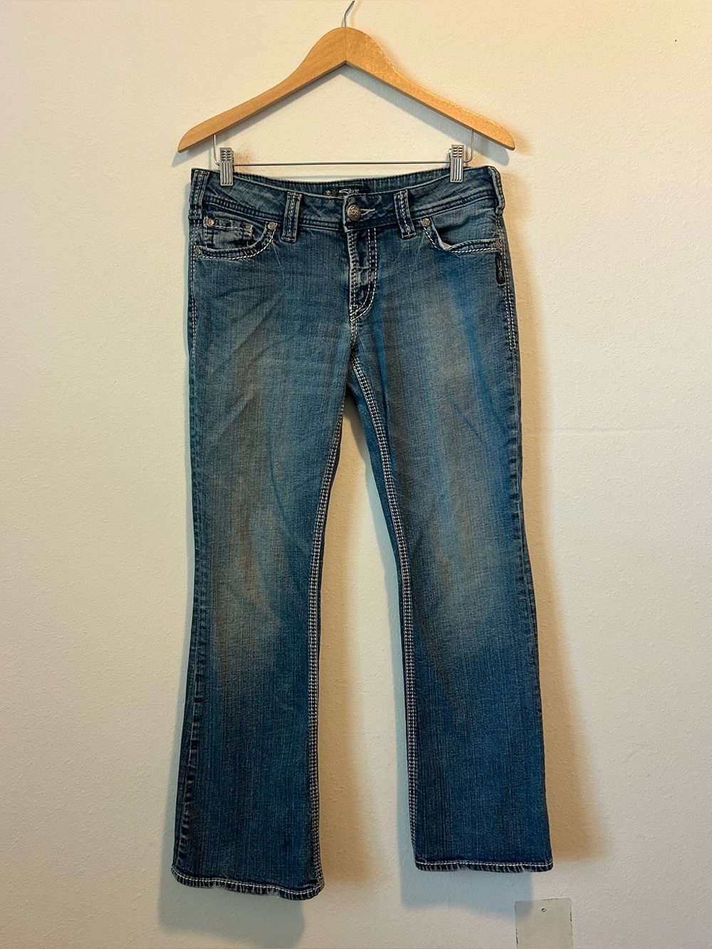 Women’s Mid Wash Blue Bootcut Jeans